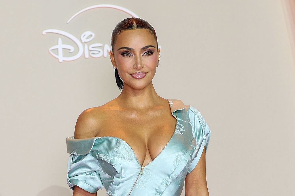 Ким Кардашиян показа как 8-годишната Чикаго свири на пиано