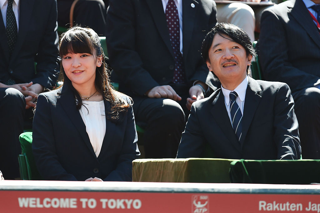 Японската принцеса Мако се сгоди за момче от народа 