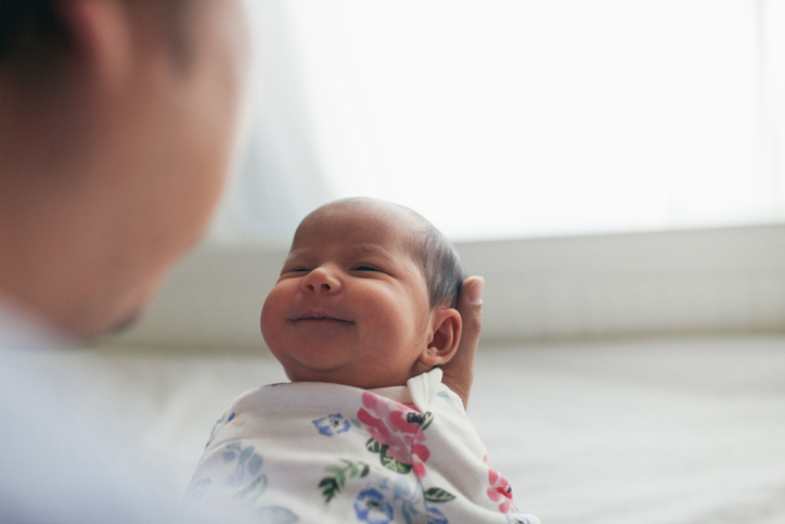 Учени: Как бебето избира любимия си възрастен 