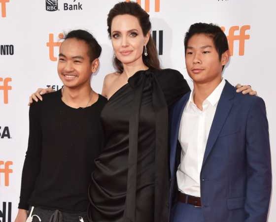 Какви езици учи потомството на Анджелина Джоли и Брад Пит 