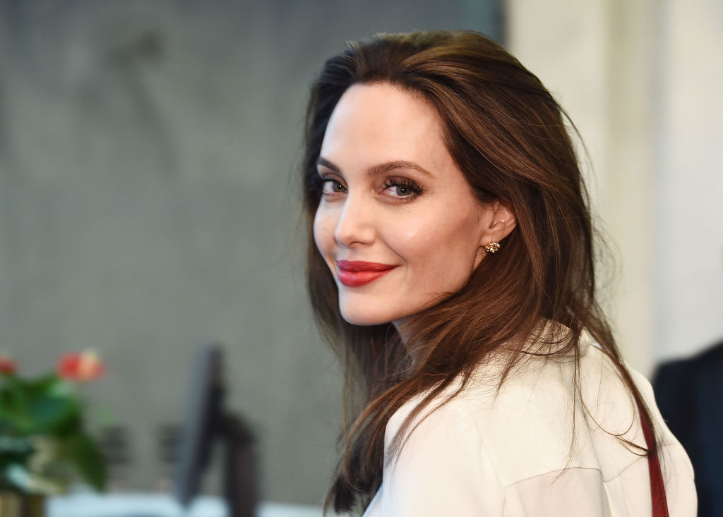 Анджелина Джоли под карантина с 6 деца и минизоопарк в къщи 