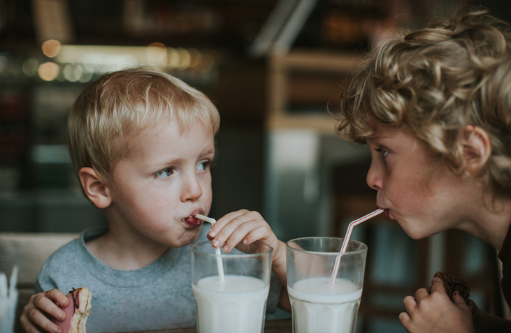 Може ли детето до 2 години да пие мляко  