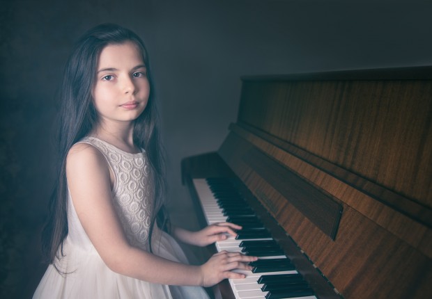 Дете-чудо от Пловдив сяда зад рояла на Елтън Джон 