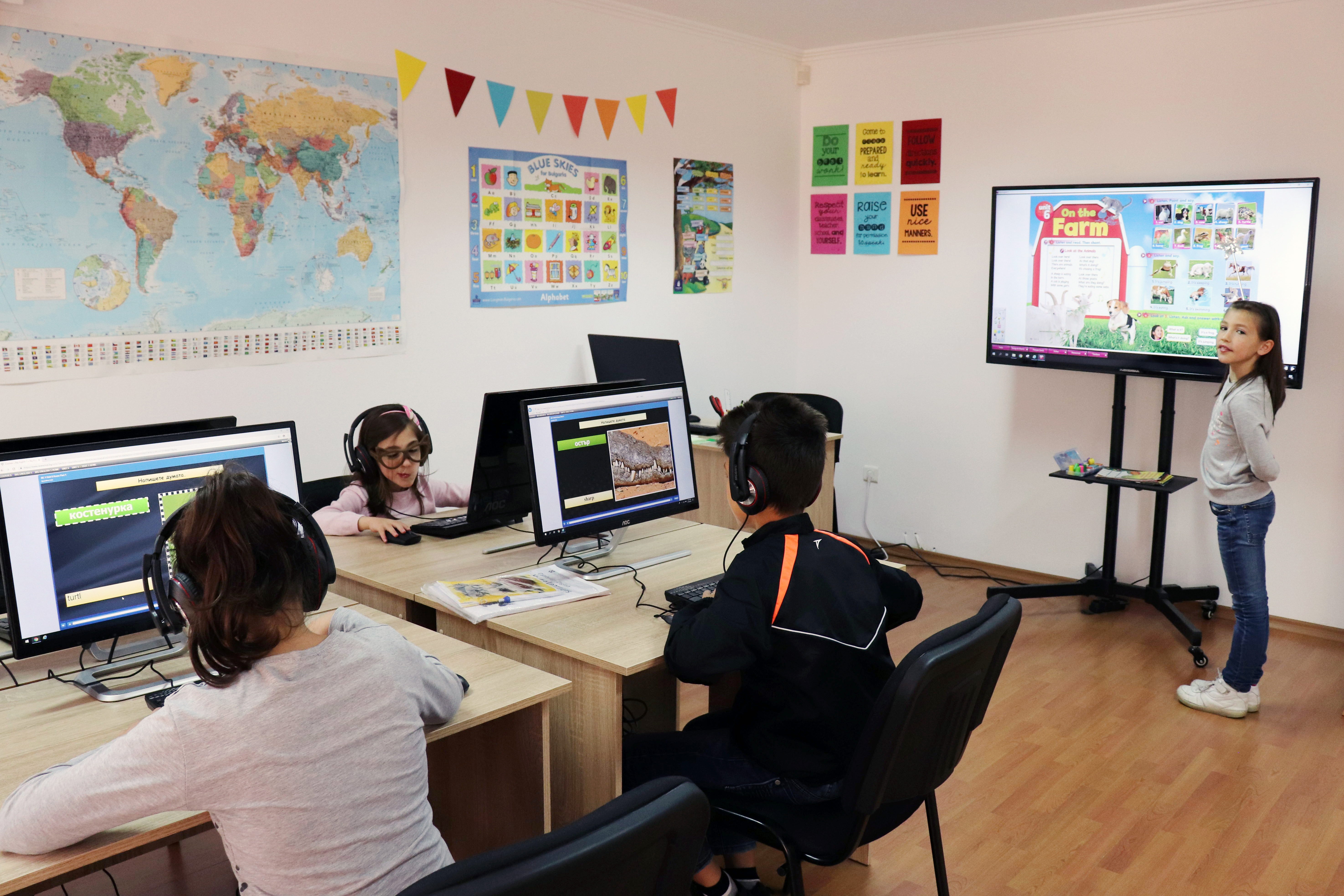 Преподаватели: Да използваме български език при обучението по английски 