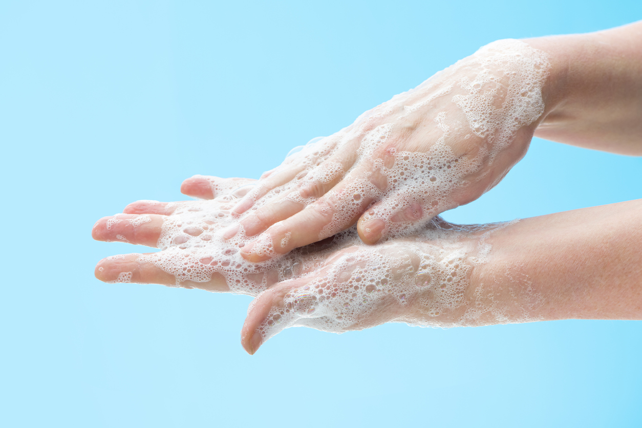 Доц. Казанджиева: Честото миене нарушава естествения микробиом на кожата 