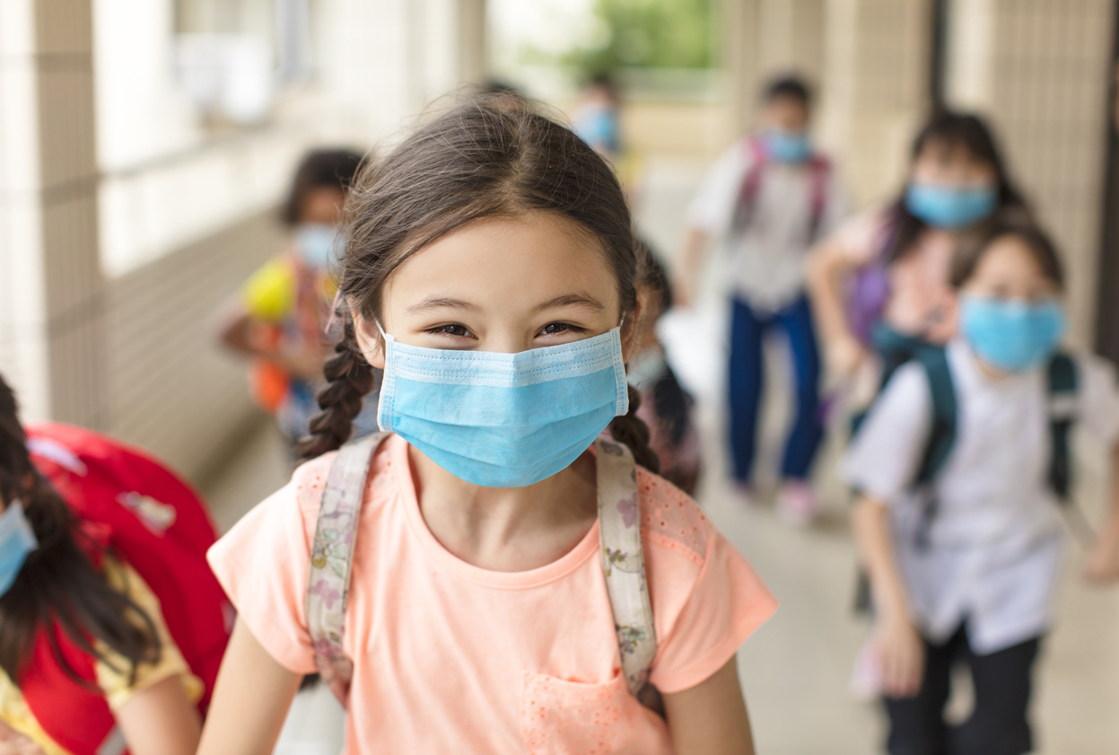 Децата да не гледат „оперативките“ за пандемията, съветва психолог
