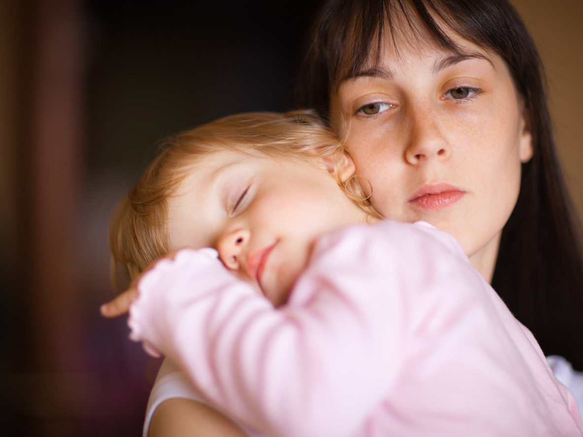 Учени: Самотните майки боледуват по-често 