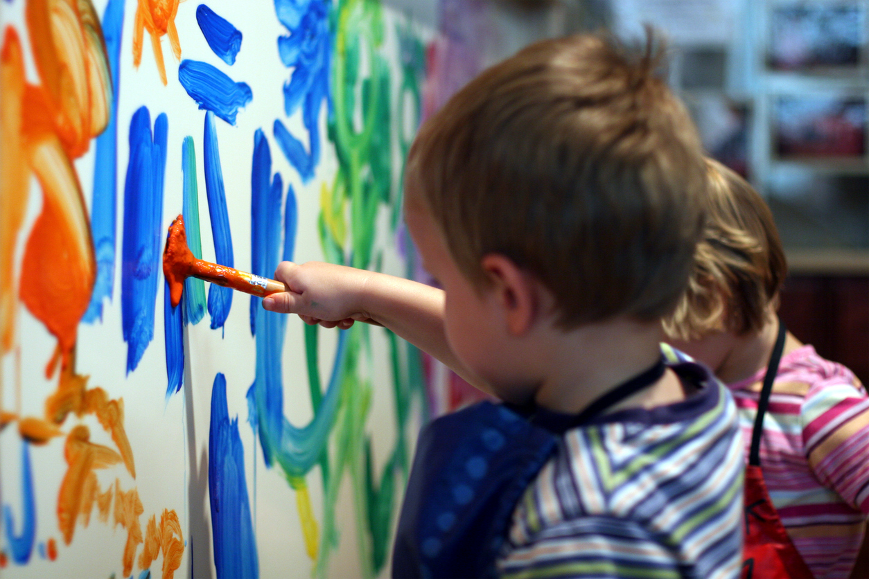 Занятията с изкуство помагат на бедните деца 