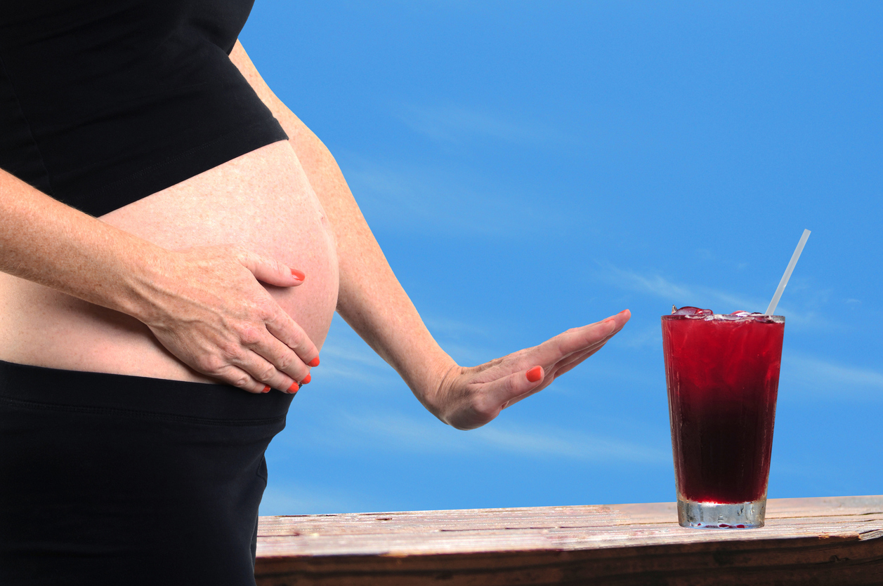 Ограничете безалкохолните без захар през бременността 