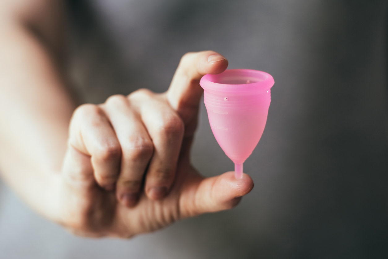 Как менструалната чашка променя отношението към месечния цикъл 