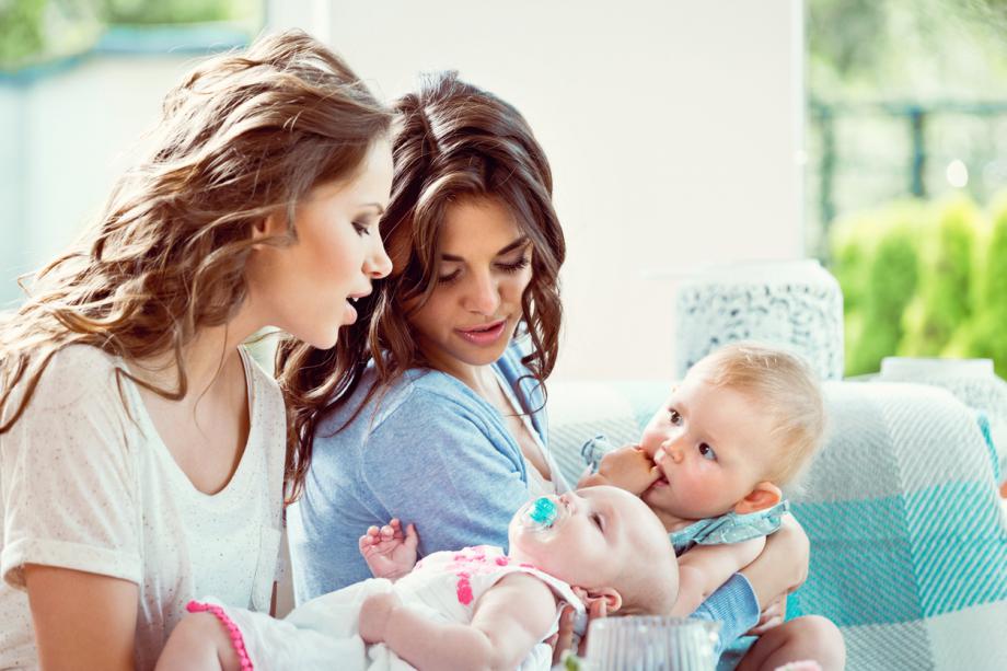 Майчин етикет: 15 важни правила за приятелството с други майки 