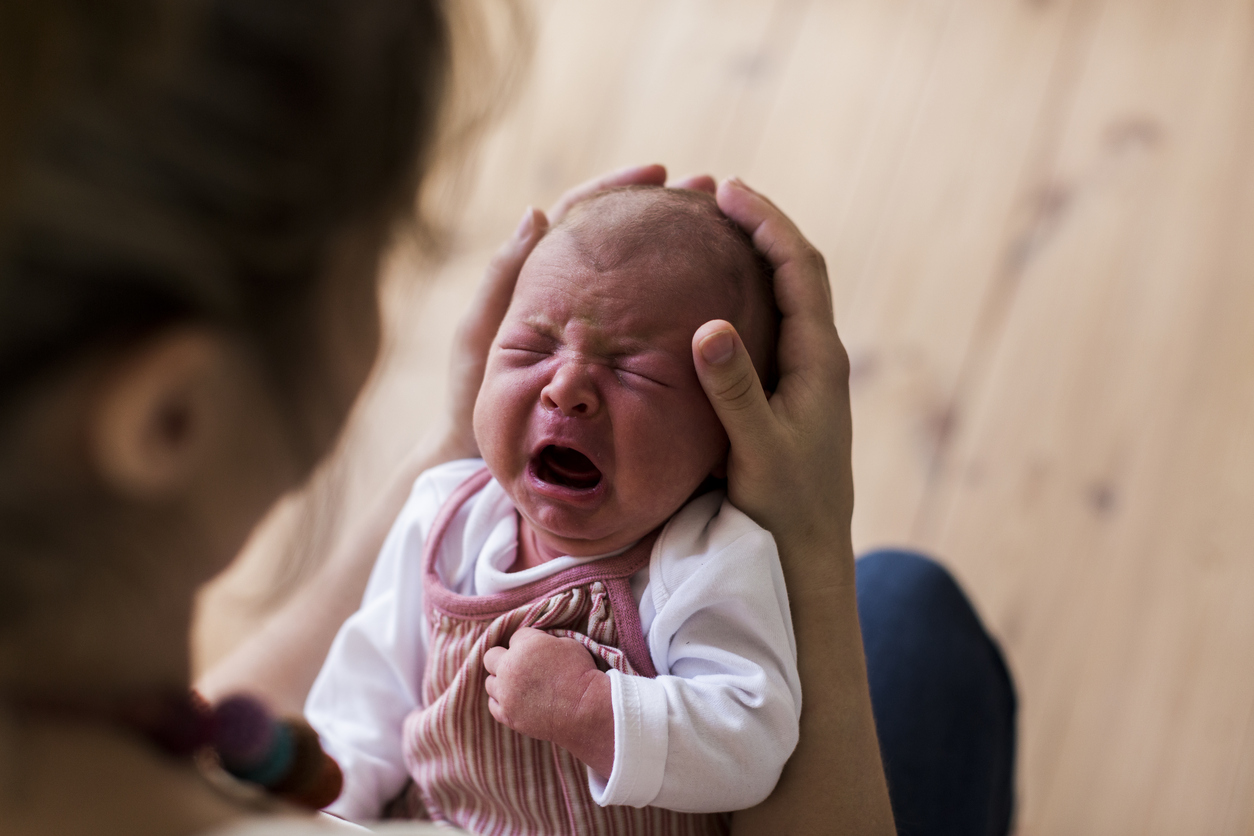 Апликация  декодира плача на бебето   