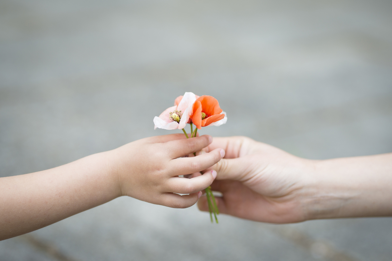 Как да научим детето на доброта  