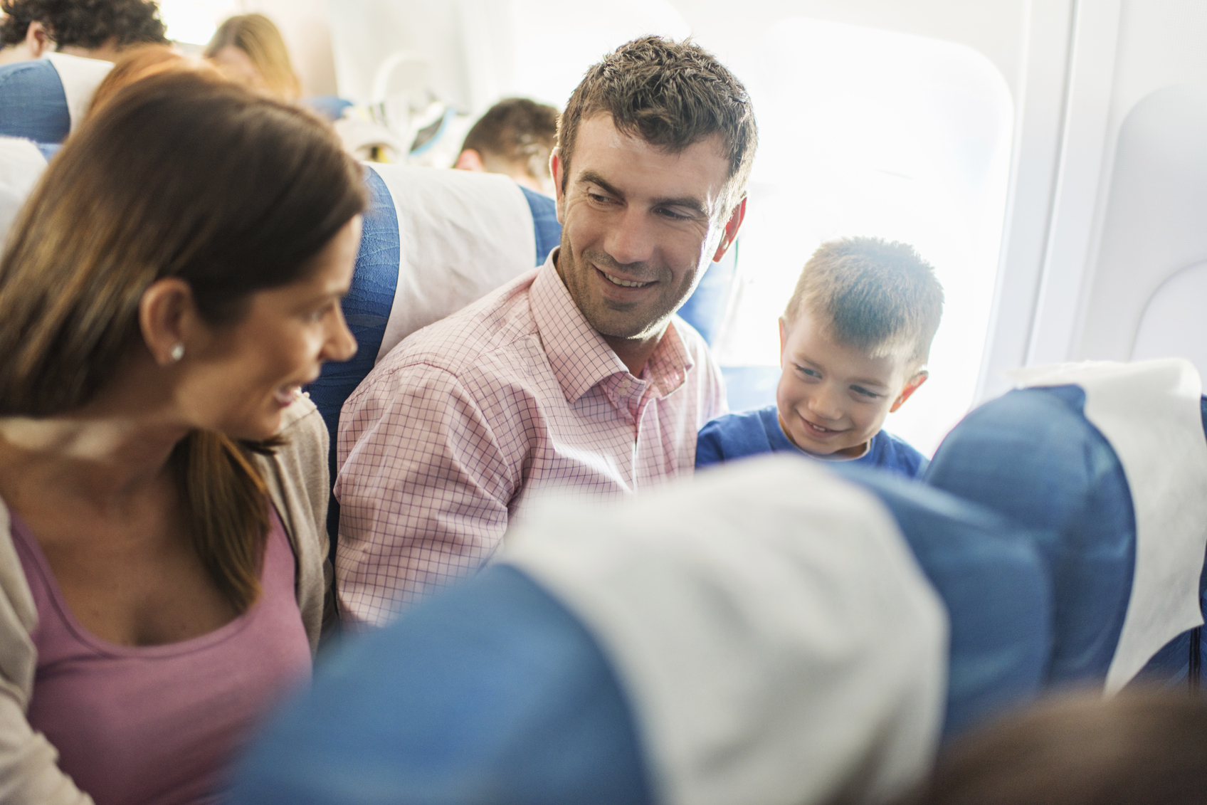 10 неща, които трябва да знаете, преди да летите с деца 