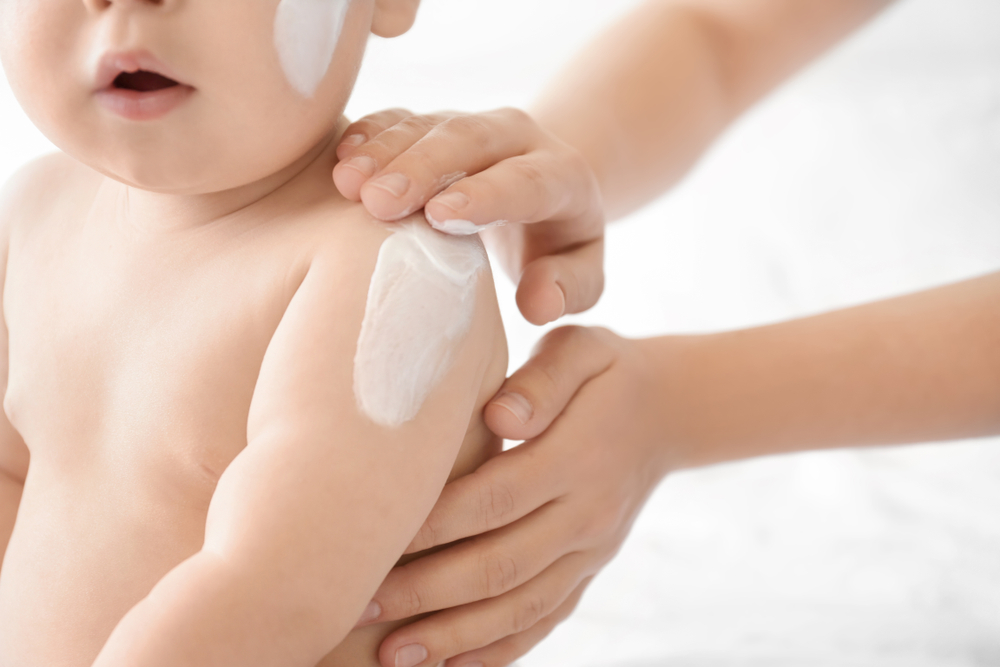 Как да осигурим подходяща хидратация на бебешката кожа 