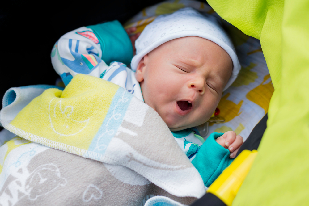 Трикове за приспиване на бебето в количката 