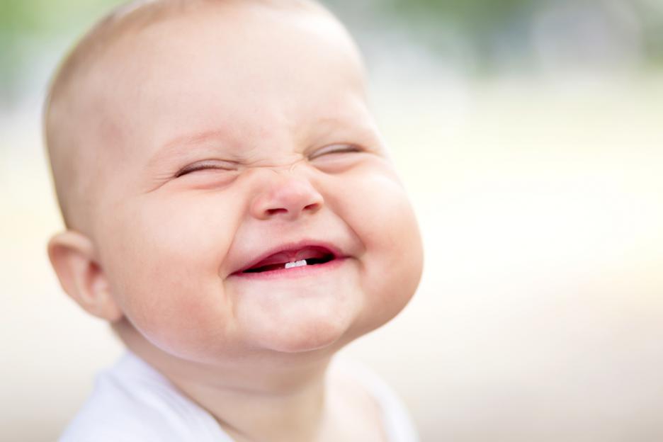 Куриоз: На 12-дневно бебе му поникна зъб 