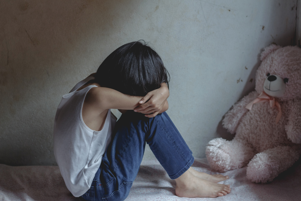 9-годишно изследване разкрива трайните ефекти на детските травми върху връзките ни като възрастни 