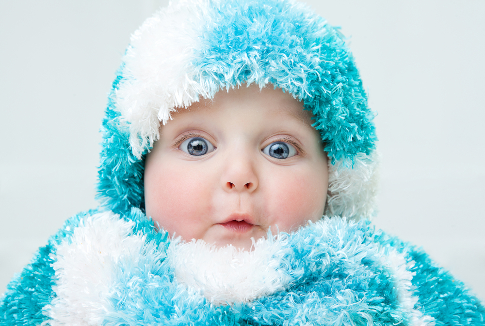Как да разберете дали на бебето му е студено или горещо 