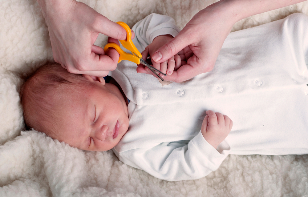 3 лесни трика, с които да изрежете ноктите на бебето