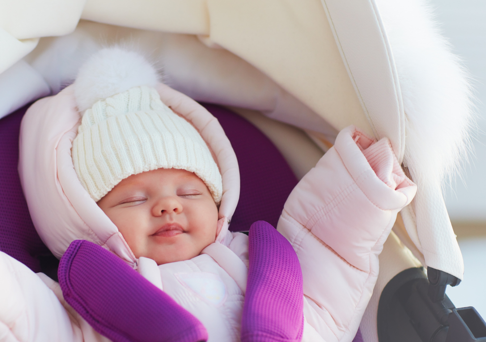 Как да облечете правилно новороденото в студеното време