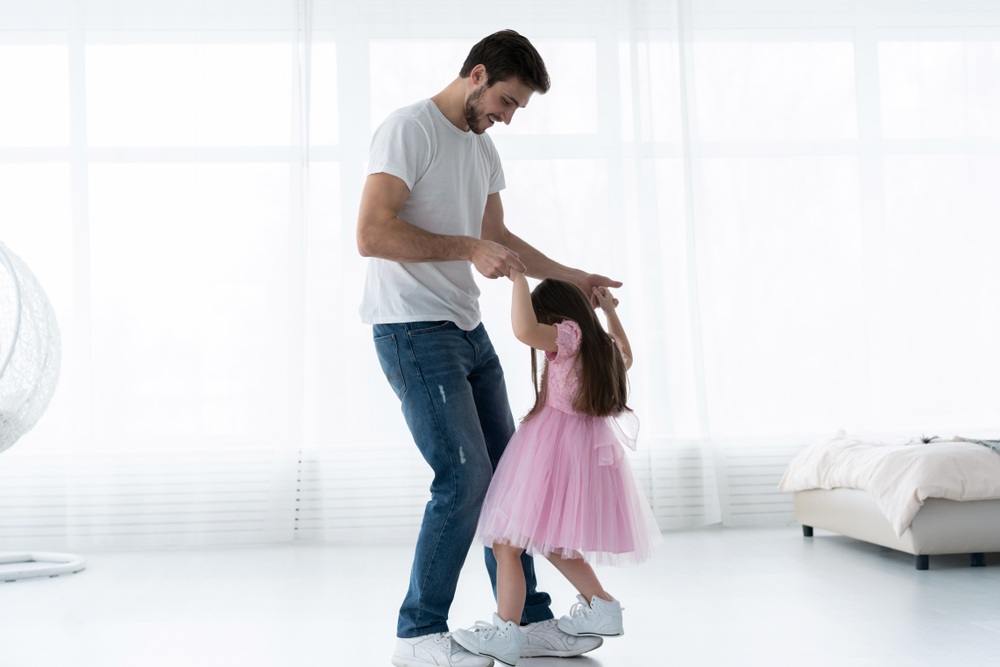 Според учените бащите имат по-голямо въздействие върху живота на дъщерите си 