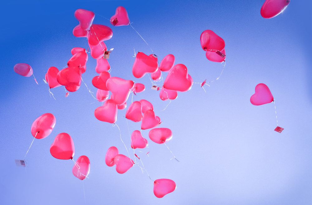 1200 розови балона литнаха в небето над София  