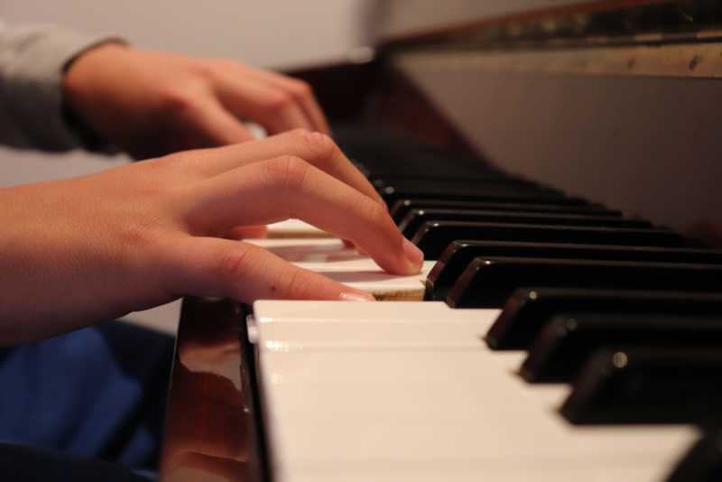 12-годишно българче спечели Гран при на международен конкурс по пиано в Лондон 