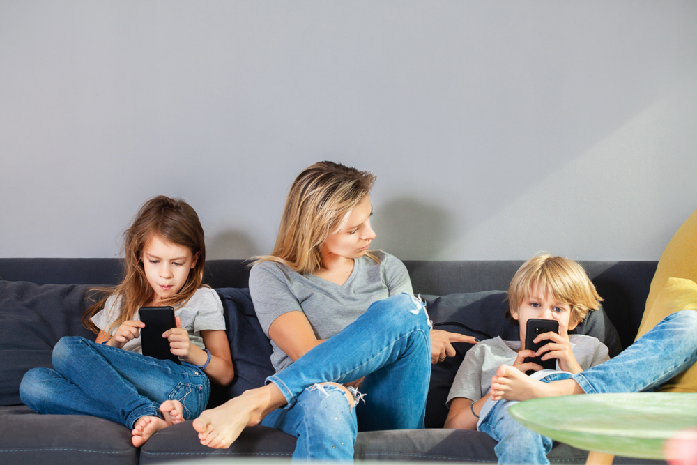 Как да се справим с обсебващите родители