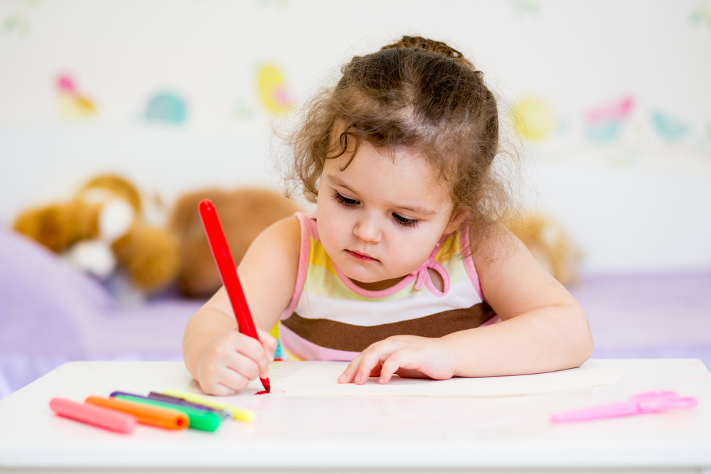 Как да научим децата да държат правилно молива 