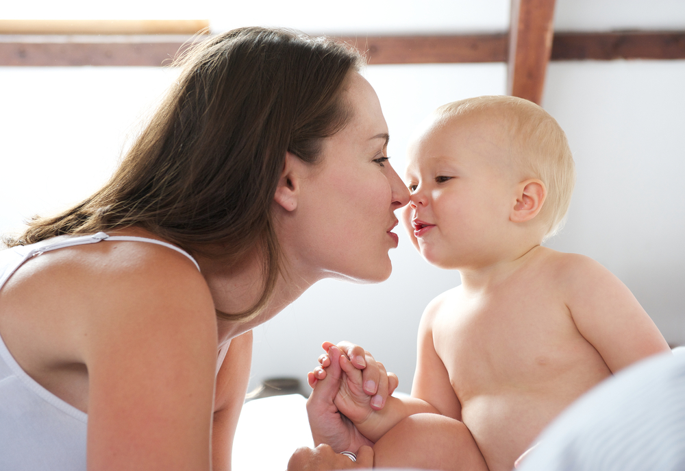 Прегръщайте детето всеки ден: 7 медицински причини  