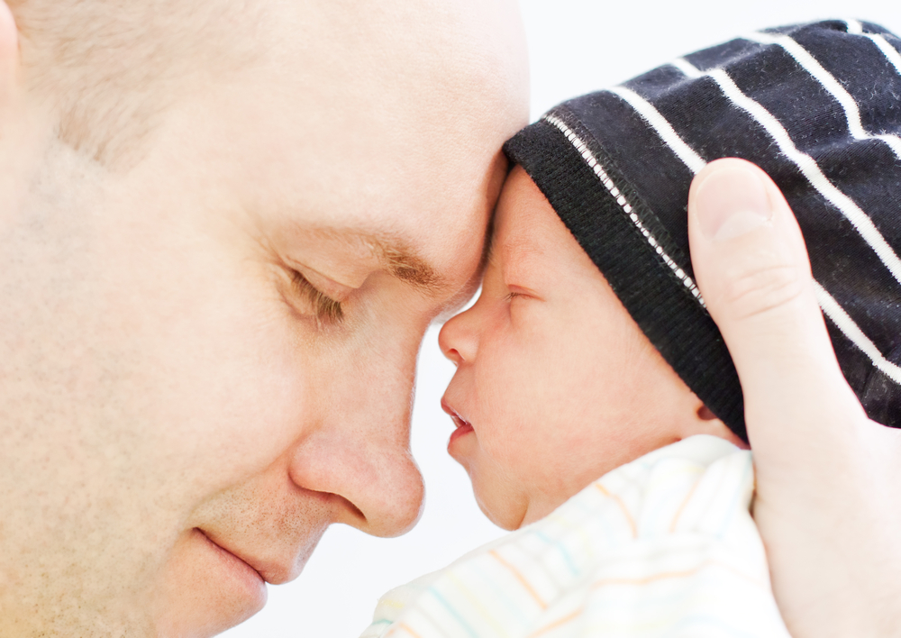 8 съвета за татковци, докато мама кърми бебето 