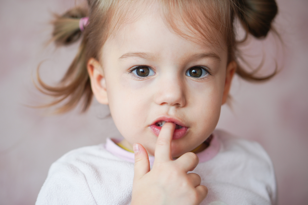 Как да се преборите с желанието на детето да гризе ноктите си 