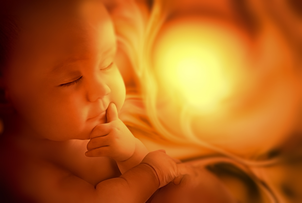 10 невероятни неща, които бебето прави в утробата 