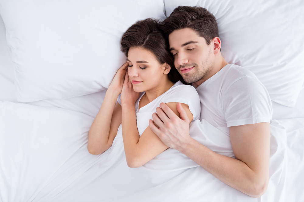 Полезни съвети за по-качествен сън заедно 