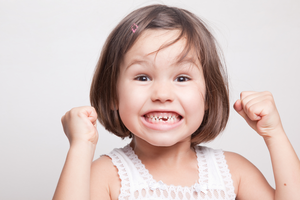 Нормално ли е скърцането със зъби при децата 