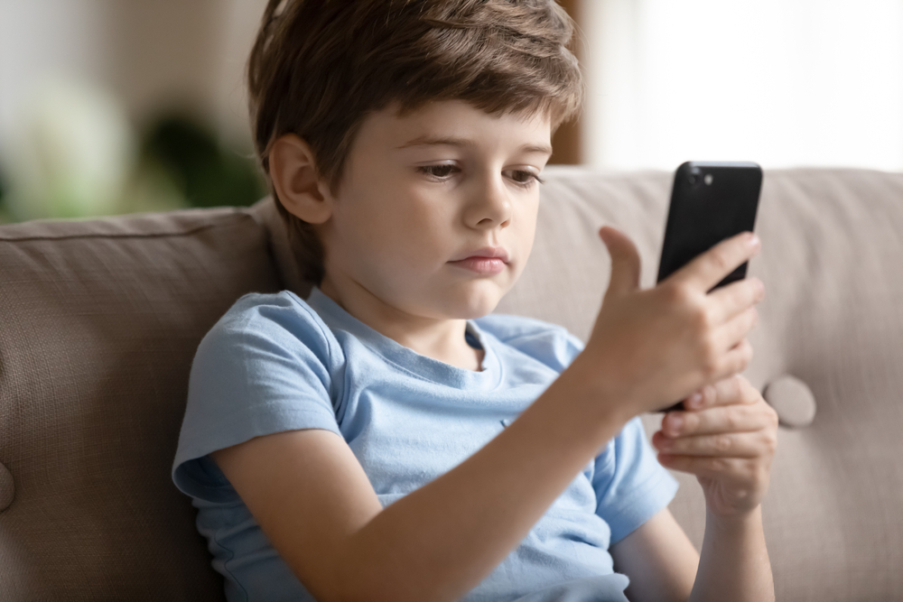 5 неща, които трябва да знаете, преди да дадете на детето си смартфон 