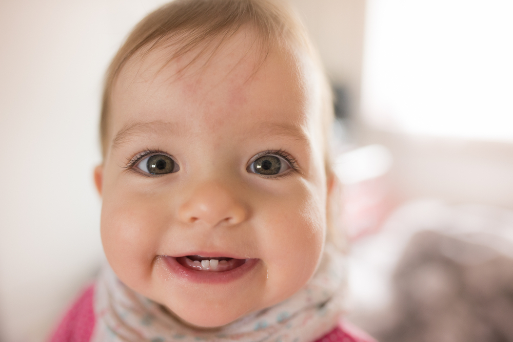 Зъбчето пробива, температурата на бебето се повишава 