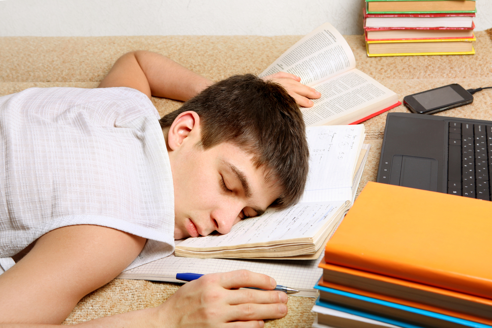 През седмицата учениците масово не си доспиват  