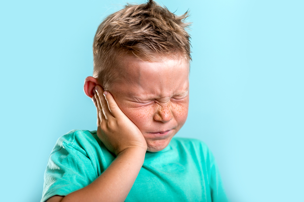 Как правилно да реагирате, когато детето има болки в ушите 