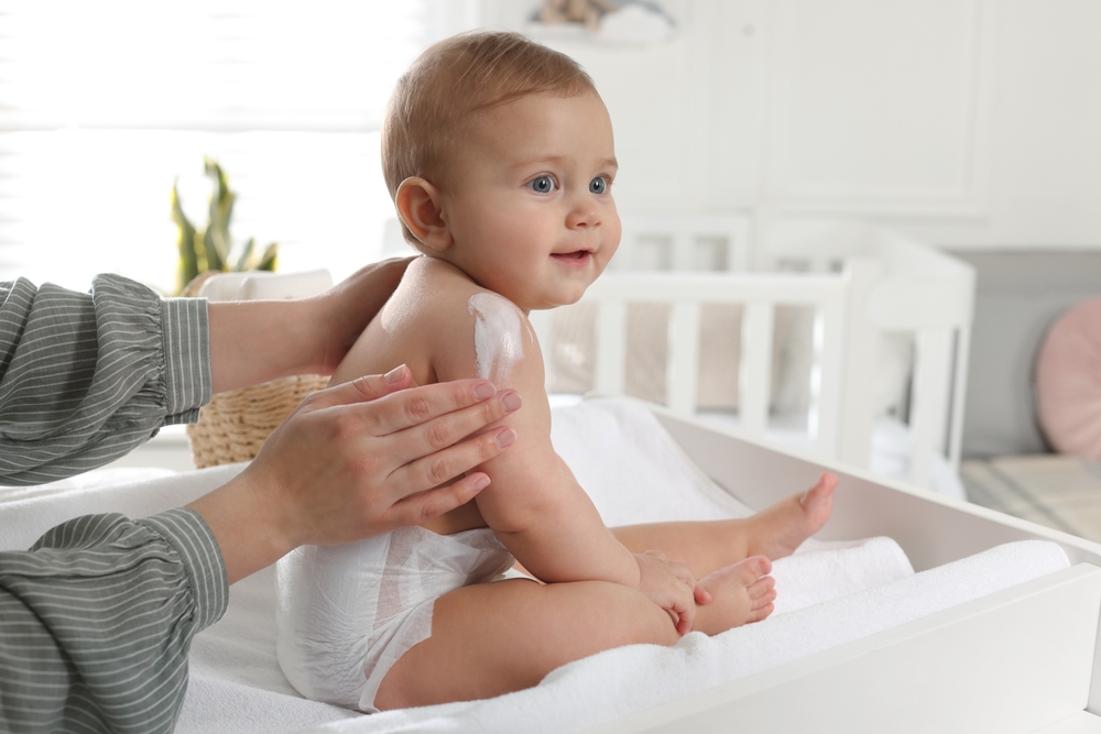 Как да осигурим подходяща хидратация на бебешката кожа 