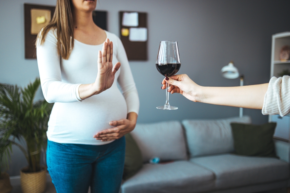 Как точно употребата на алкохол заплашва бременността 