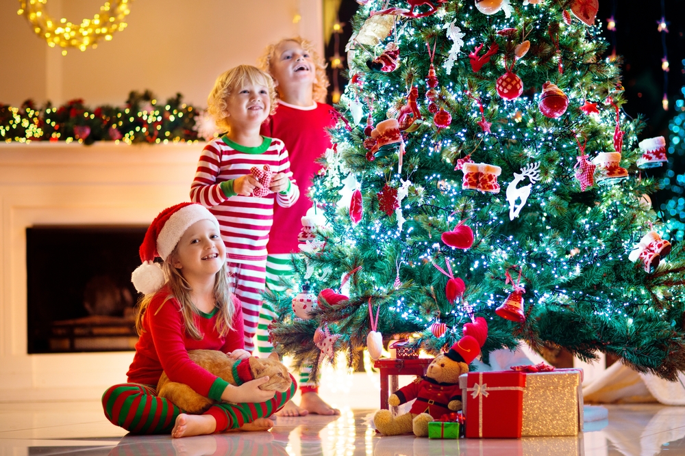 Коледната елха – безопасна за децата 