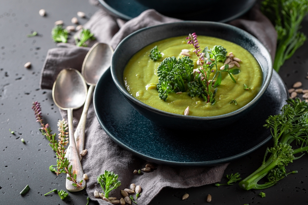 Готвим заедно и вкусно: Крем супа от броколи с билки