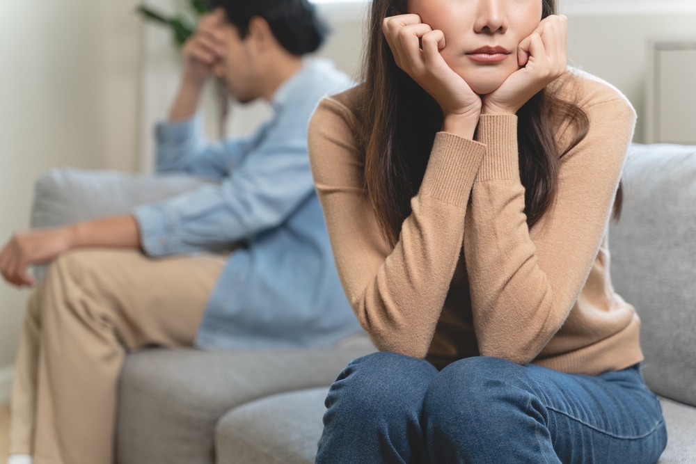 Защо хората с години живеят в нещастен брак 