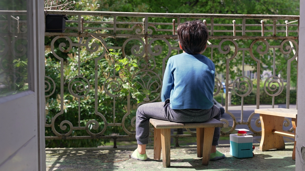 Виц: Родителите на Иванчо се усамотили в спалнята 