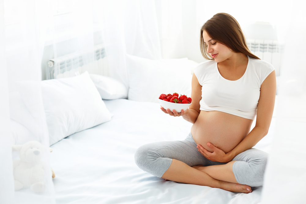 Ягоди по време на бременност – има ли риск 