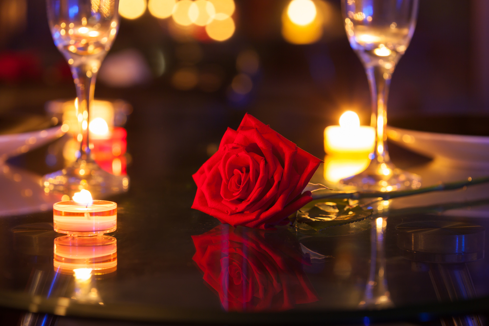 5 ползи от романтичната вечеря на свещи 