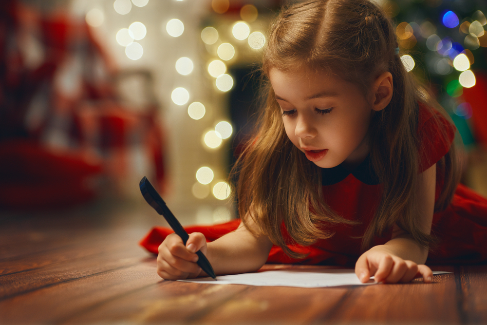 Конкурс класира най-красивото писмо до Дядо Коледа 