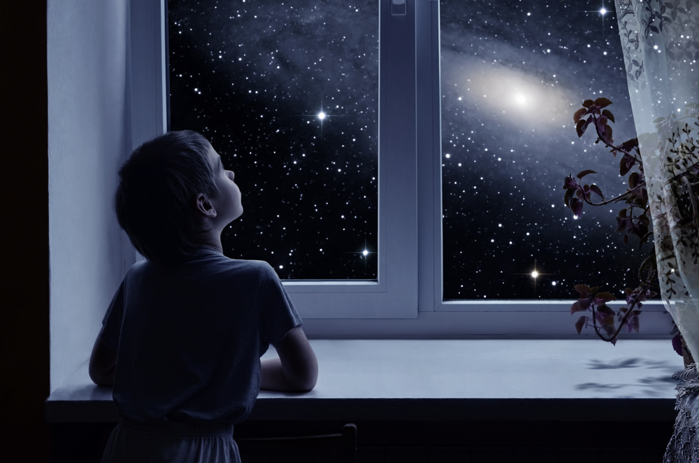 Астрономи четат приказки на децата 